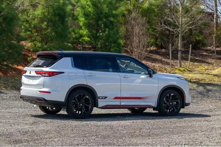 $24995 : Mitsubishi Outlander 2023 AW image 9