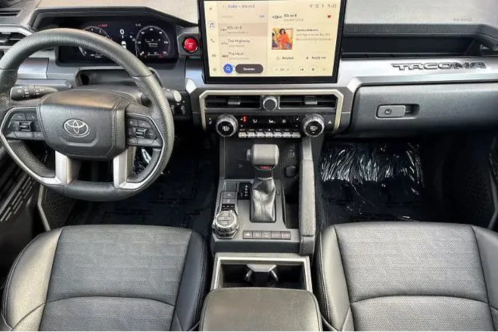 $39400 : Toyota Tacoma 2025 4x4 TRD O image 5