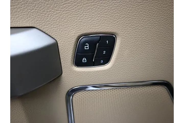 $33991 : Ford F-150 2018 4x4 Lariat 4 image 7