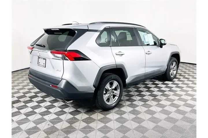 $25800 : Toyota RAV4 2024 XLE 4dr SUV image 7