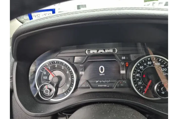 $38591 : Ram 1500 2022 4x2 Laramie 4d image 6