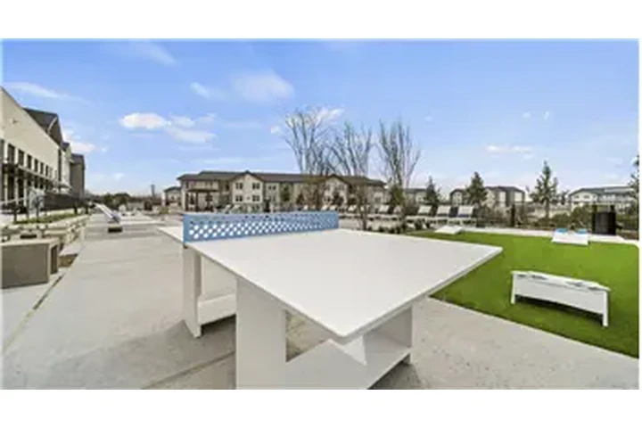 $3032 : Rental property with 3 bedro image 1