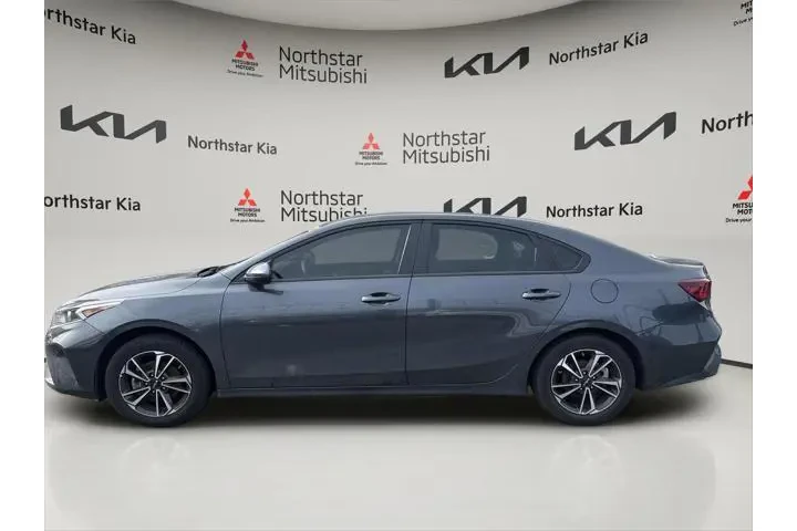 $17275 : Kia Forte 2024 LX 4dr Sedan image 3
