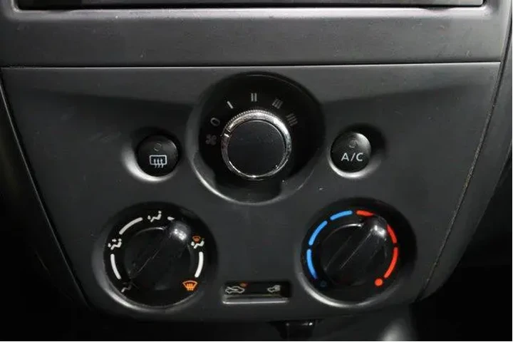 $8948 : Nissan Versa 2017 1.6 S 4dr image 9