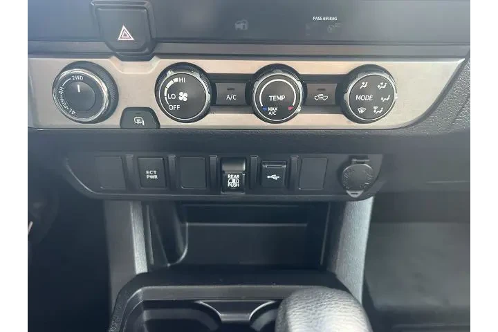 $31510 : Toyota Tacoma 2020 4x4 TRD P image 8