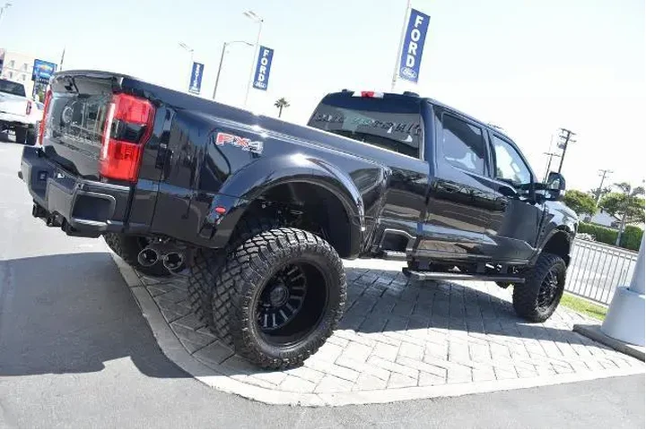 $97990 : Ford F-350 Super Duty 2025 4 image 2