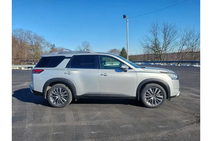 $25200 : Nissan Pathfinder 2022 AWD S image 7