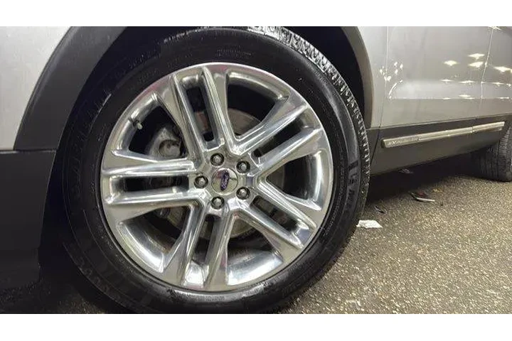 $16198 : Ford Explorer 2016 XLT 4dr S image 9