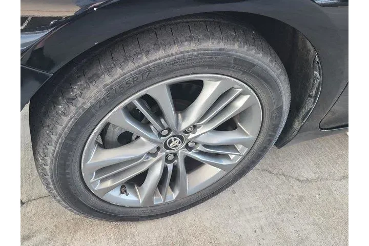 Toyota Camry 2015 SE 4dr Sed image 3