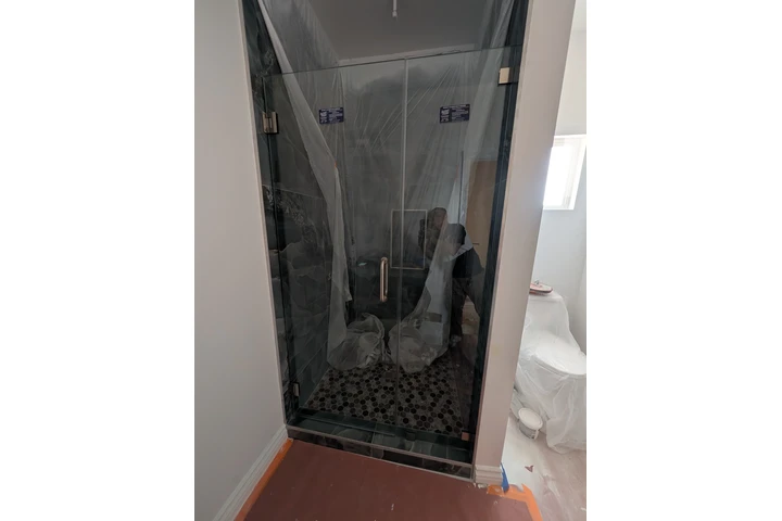 SHOWER DOORS, Ventanas y más. image 9