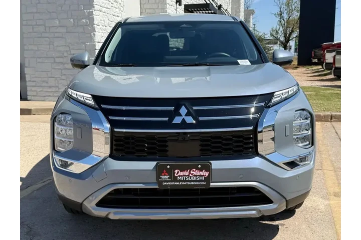 $29918 : Mitsubishi Outlander 2025 AW image 3