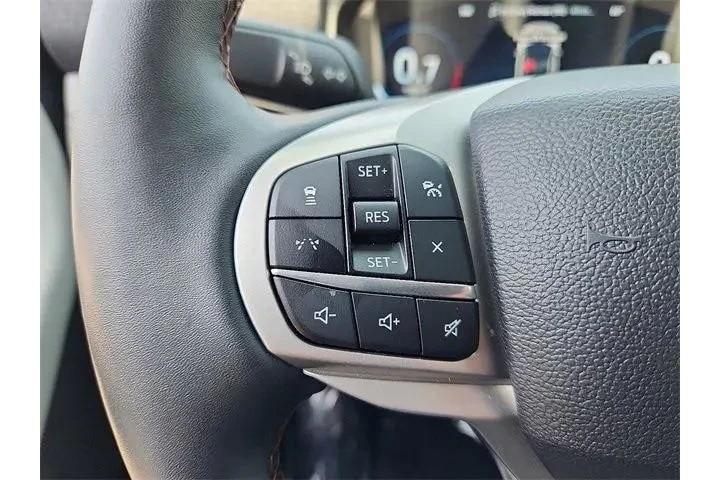 $39388 : Ford Explorer 2025 Active 4d image 5