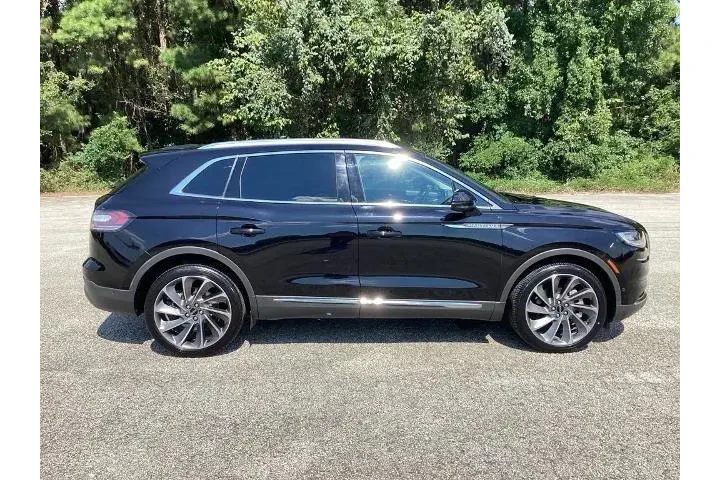 $27342 : Lincoln Nautilus 2021 AWD Re image 4