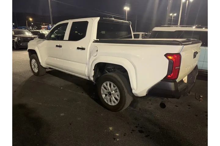 $31950 : Toyota Tacoma 2024 4x2 SR 4d image 3