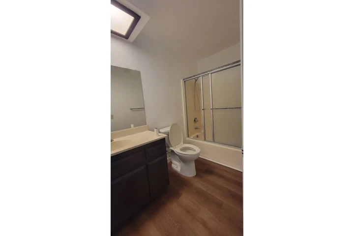 $1 : Casa Recién Remodelada image 9