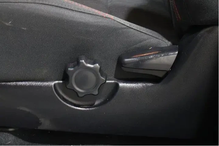 $31988 : Toyota Tacoma 2023 4x2 SR 4d image 4