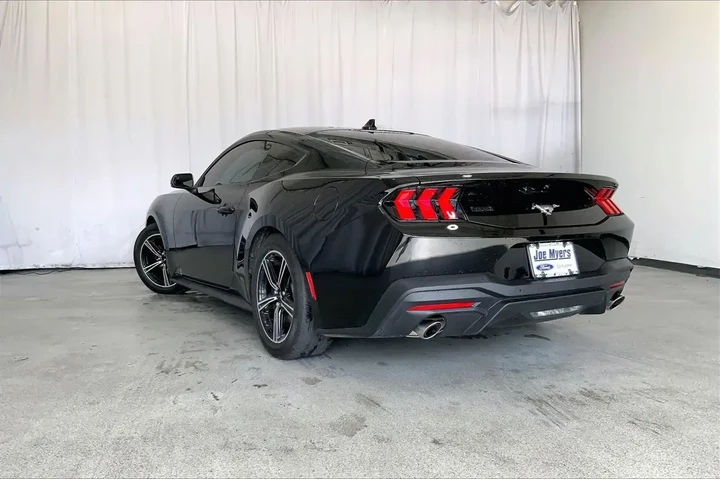 $30615 : Ford Mustang 2025 EcoBoost 2 image 5