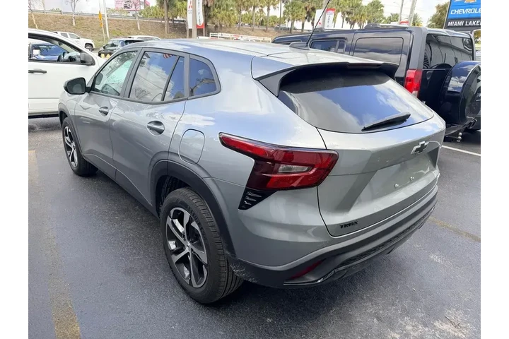 $18786 : Chevrolet Trax 2024 RS 4dr C image 4