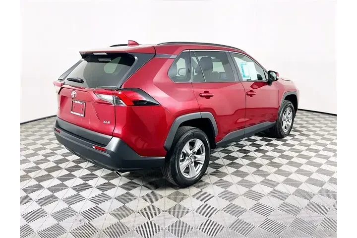 $24900 : Toyota RAV4 2023 XLE 4dr SUV image 7