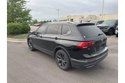 $22500 : Volkswagen Tiguan 2024 SE 4d thumbnail