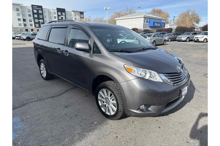 $17710 : 2015 Sienna XLE image 5