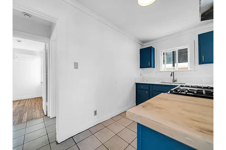 $2150 : 1bd 1ba image 5