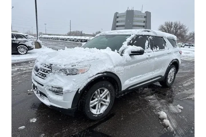 $28000 : Ford Explorer 2022 AWD XLT 4 image 3