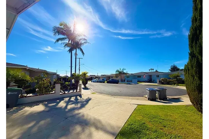 $2000 : Additional upgrades Both bath image 2