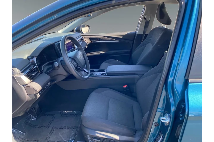 $33065 : Toyota Camry 2025 SE 4dr Sed image 9