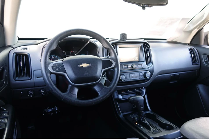 $12990 : 2018 Colorado WT image 5