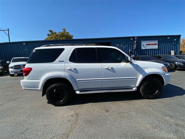 $8369 : 2007 Sequoia SR5, CLEAN CARFA image 8