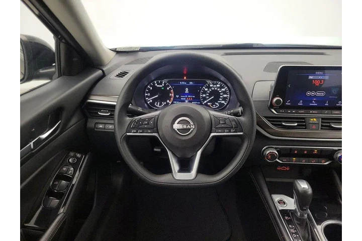 $17998 : Nissan Altima 2023 2.5 SV 4d image 10