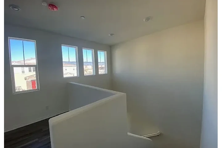 $800 : Spacious 1 bedroom/ 1bathroom image 4