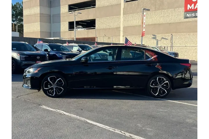 $21998 : Nissan Altima 2024 2.5 SR 4d image 3