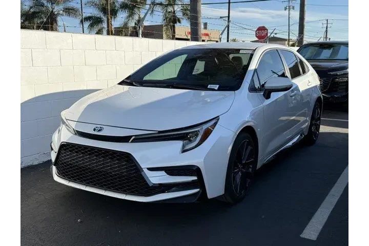 $23594 : Toyota Corolla Hybrid 2024 S image 2