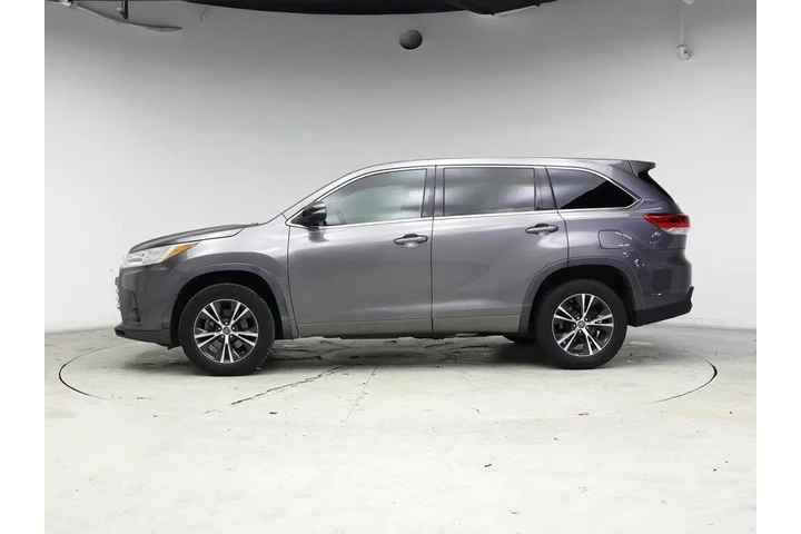 $21998 : Toyota Highlander 2018 LE 4d image 3