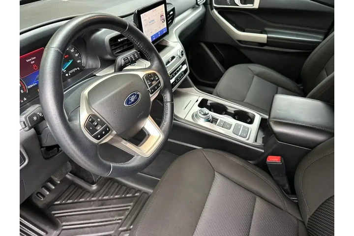 $29851 : Ford Explorer 2022 XLT 4dr S image 10