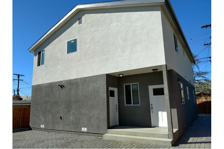 $3250 : LARGE 3 BEDROOM, APT. image 5