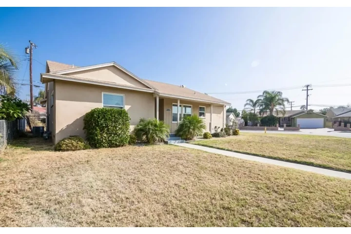 $2500 : Available 3Bed 2Bat in LA image 3