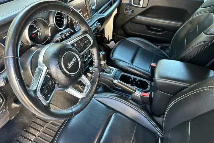 $31856 : Jeep Wrangler Unlimited 2022 image 4