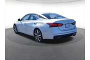 $17703 : Nissan Altima 2021 2.5 SR 4d thumbnail