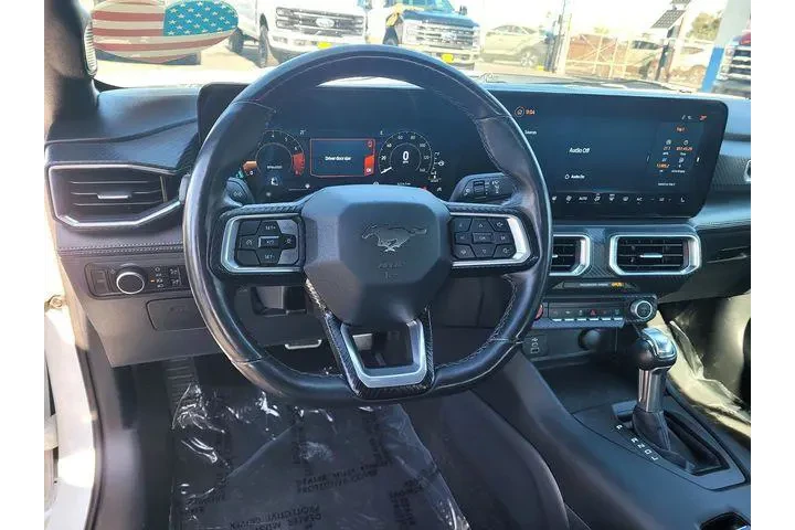 $33865 : Ford Mustang 2025 EcoBoost P image 7