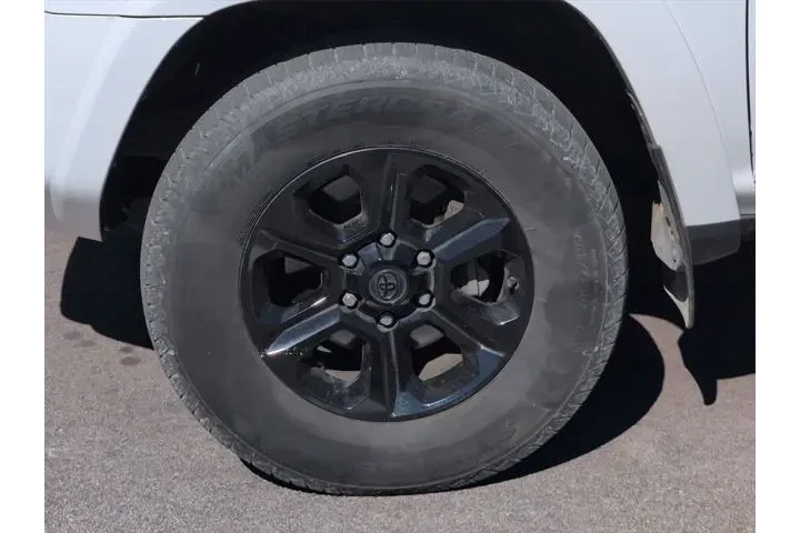 $29285 : Toyota 4Runner 2019 4x4 SR5 image 6