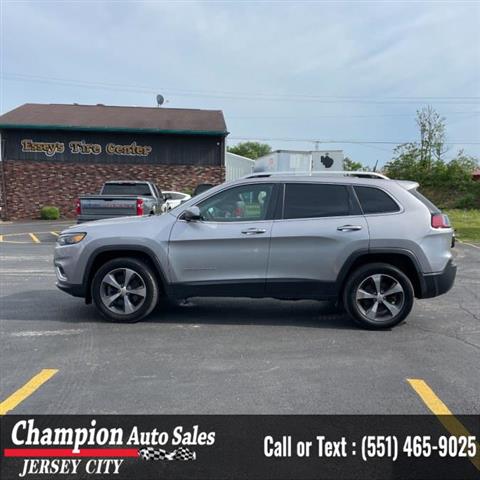 Used 2019 Cherokee Limited 4x image 2