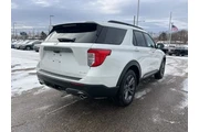 $34345 : Ford Explorer 2023 AWD XLT 4 thumbnail