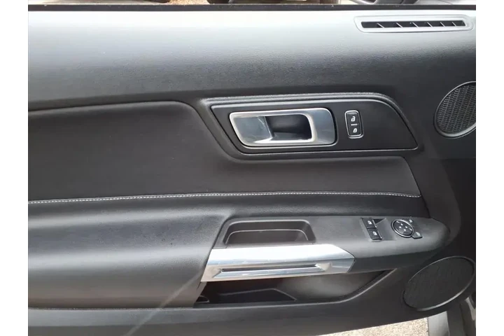 $27995 : Ford Mustang 2021 EcoBoost 2 image 9