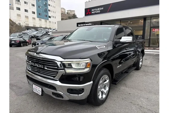 $36388 : Ram 1500 2020 4x2 Laramie 4d image 2