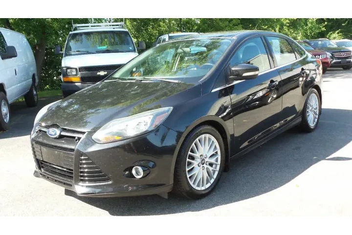 $6900 : 2014 Focus Titanium image 2