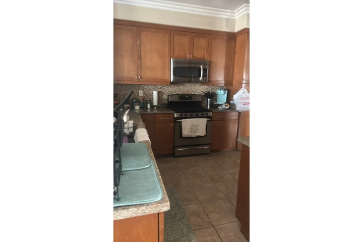 $1000 : Cuarto De Renta Corona image 5