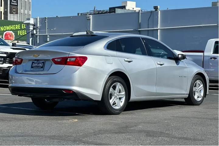 $15900 : Chevrolet Malibu 2019 LS 4dr image 4